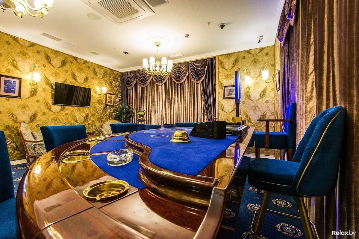 Avondentertainmentlocatie met een lounge